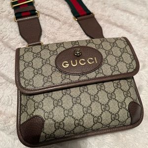 NEO VINTAGE SMALL MESSENGER BAG.